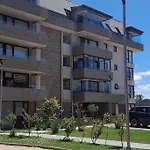 Dpto. Nuevo Una Cuadra Del Lago.